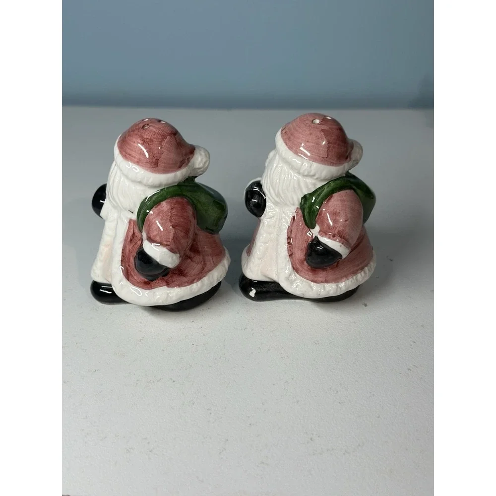 Santa Claus Salt And Pepper Shakers